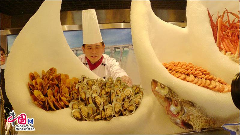 丹江口鲜鱼进驻超市 地标产品回馈北京市民